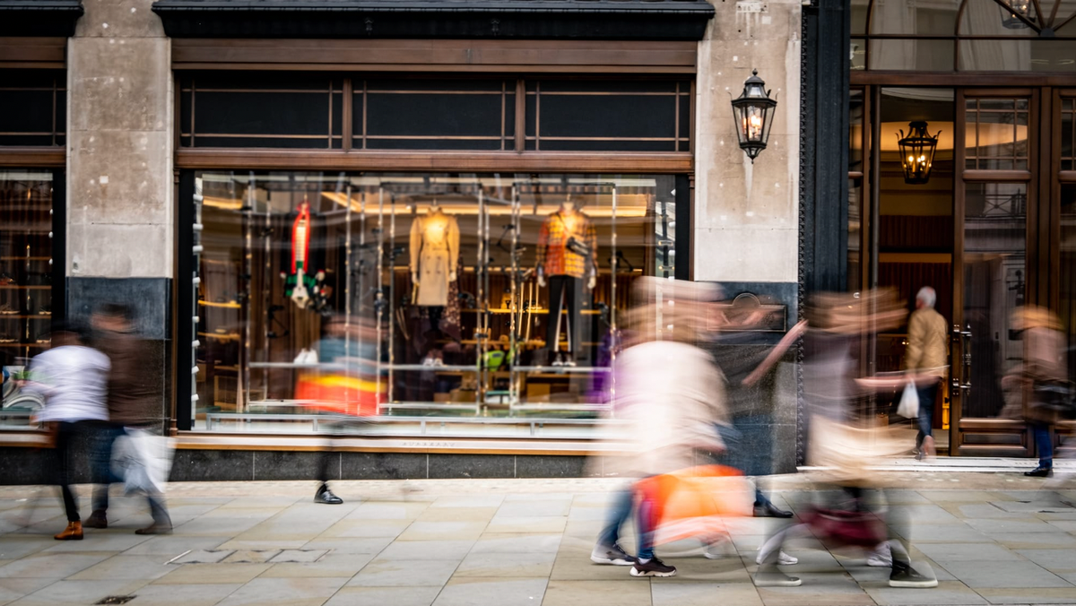 Seasonal hiring hits 15-year low